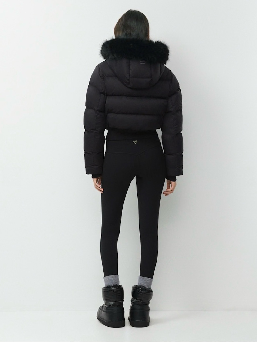 **SOLD**✨Aritzia Super Chalet Puff 800 fill Black Winter Puffer Jacket - Picture 4 of 13